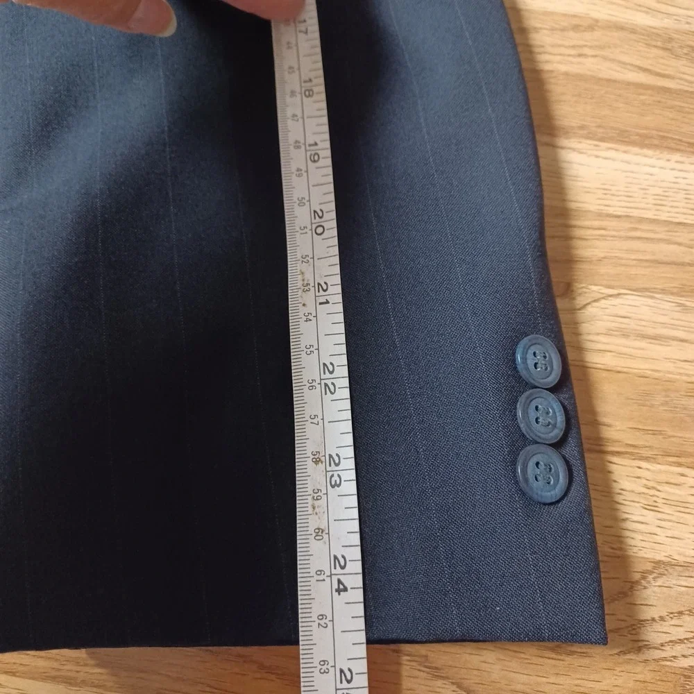 Jos. A. Bank Navy Blue Pinstripe Wool Suit Jacket 42 3-Button Notch Classic Fit